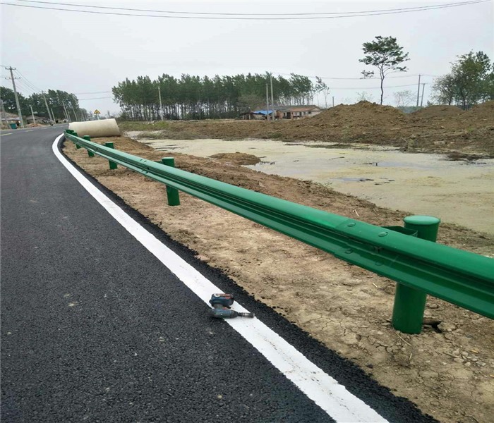 公路护栏的尺度有哪些？？？？？