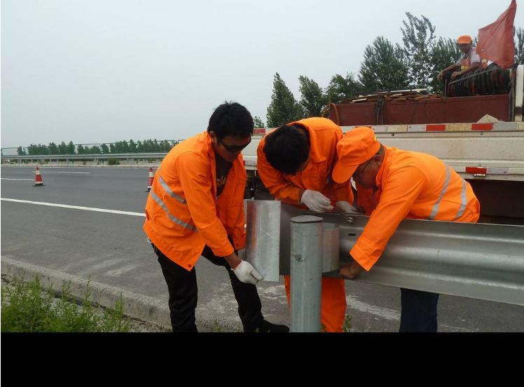 高速公路用波形护栏板价值几多一米?
